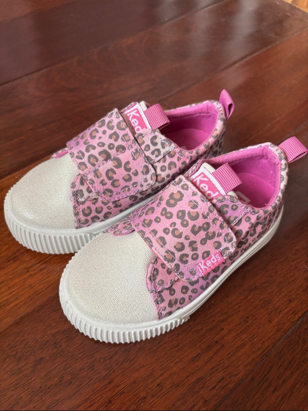 Keds Pink Leopard-Print Hook & Loop Kids Sneakers new never worn.
